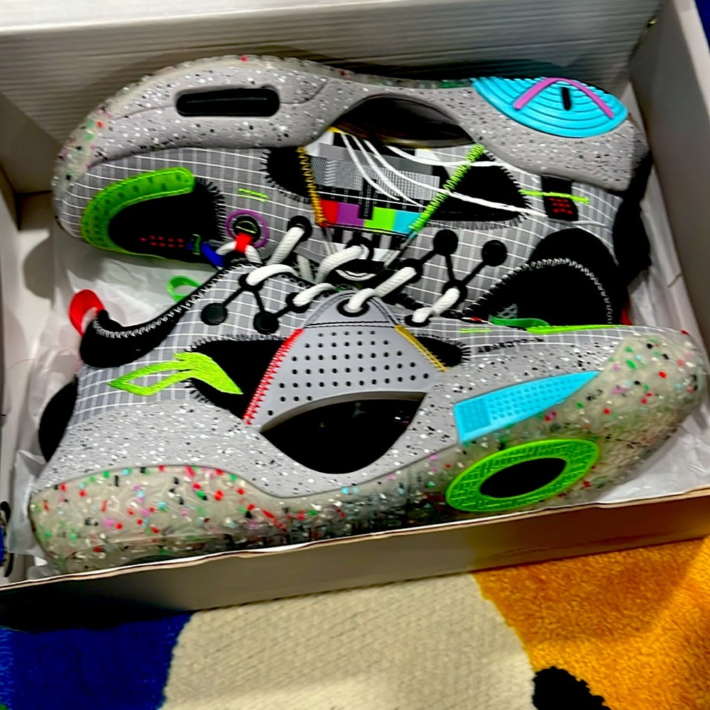 Brand new shoes for men authentic 100% for basketball lovers